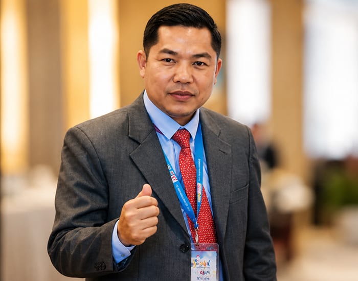 Đinh Vinh - International Travel Expert