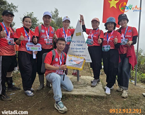 Gia đình Mỹ trải nghiệm private tour Hội An với HDV Vietadi