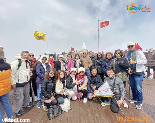 Tour khách Vietadi Travel – HDV đồng hành mọi cung đường